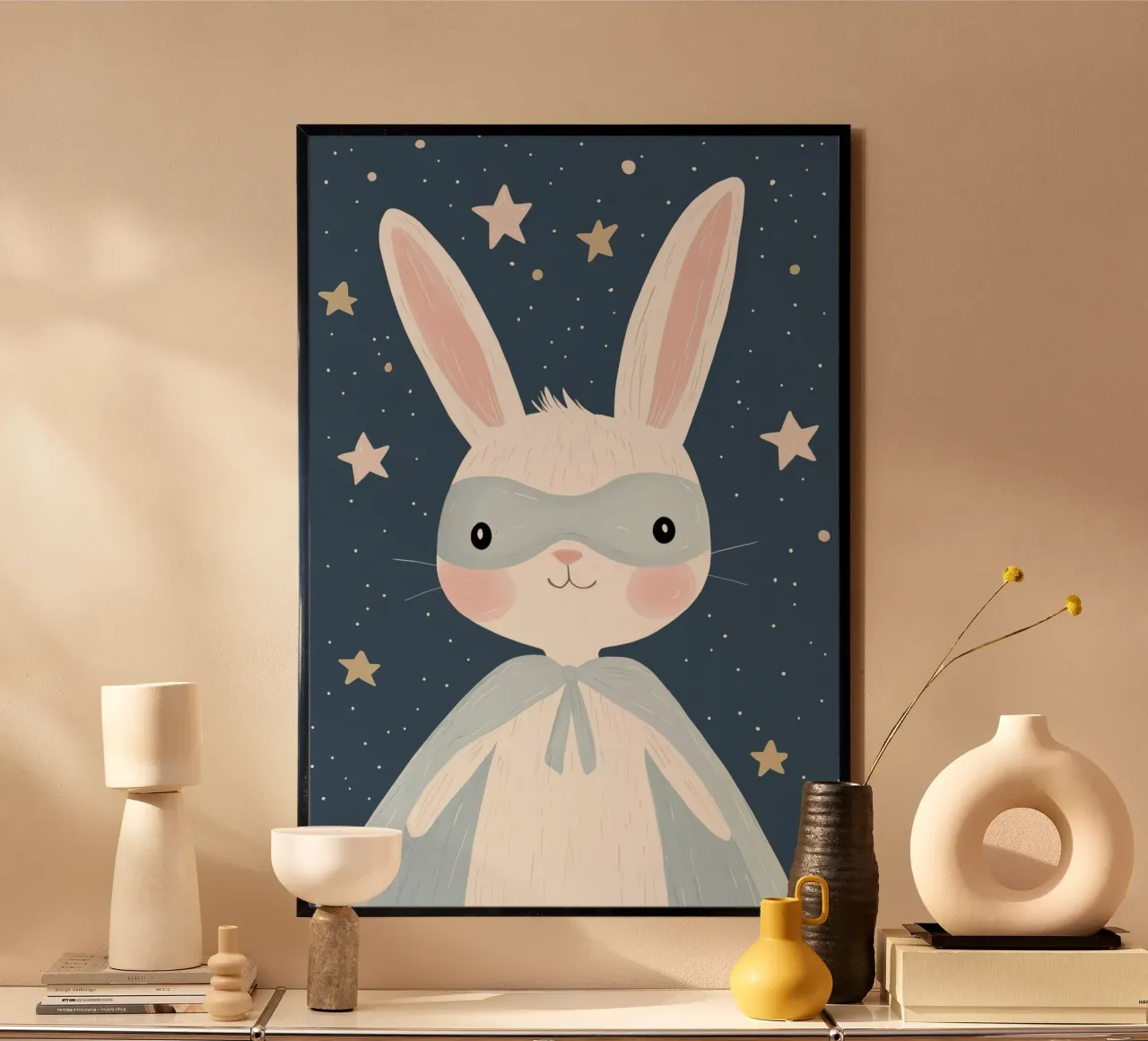 Coniglietto supereroe, decorazioni per la cameretta dei ragazzi, arte per la stanza dei giochi dei bambini poster da Little Lola