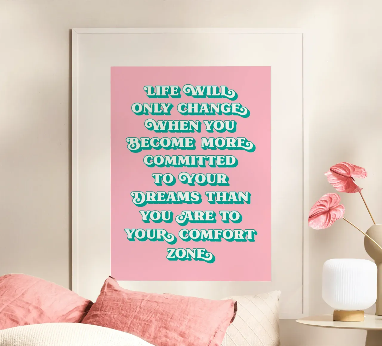 Diventare più impegnati nei propri sogni citazione (Pink Tone) poster con telaio in alluminio da Paigaam Studio