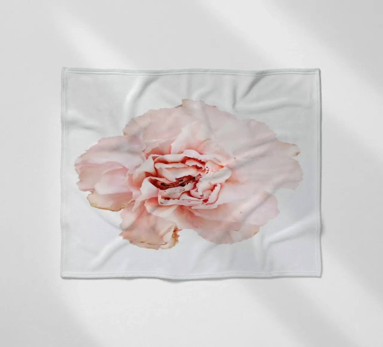 Carnation coperta in pile da Miles of Light