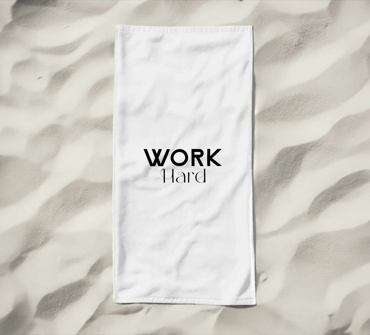 Semplice tipografia minimalista Work Hard telo mare da YV TYPOGRAPHY