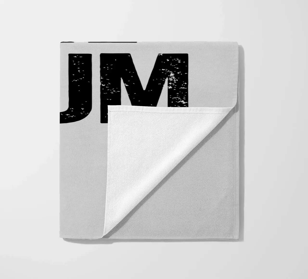 Design tipografico Number One Mum in nero e grigio telo mare da THE MOTIVATED TYPE