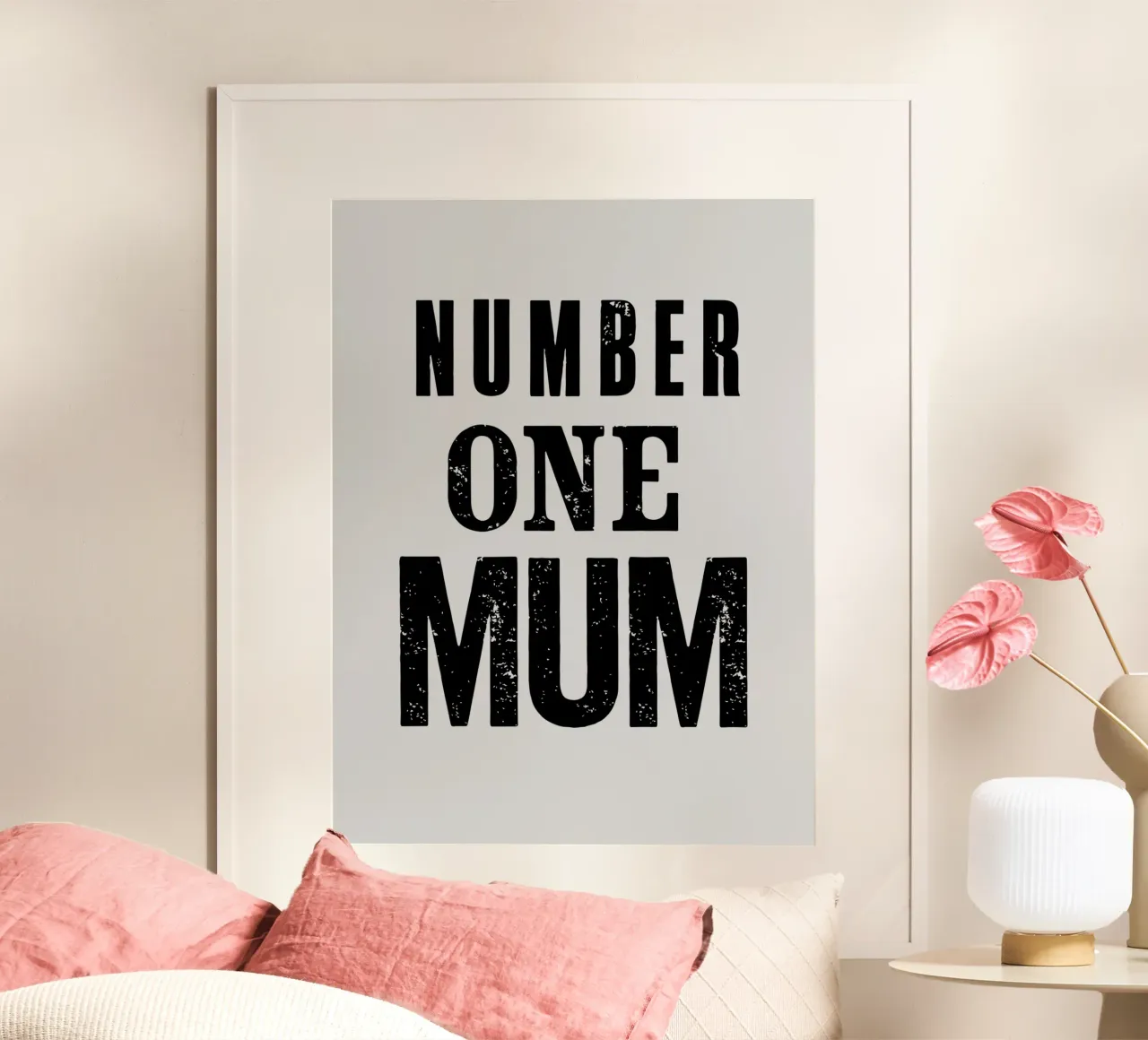 Design tipografico Number One Mum in nero e grigio carta hahnemühle da THE MOTIVATED TYPE
