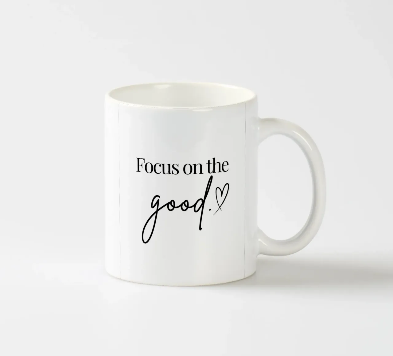 Zitat mit Herz: Focus on the good. tazza in ceramica da designsbysophia