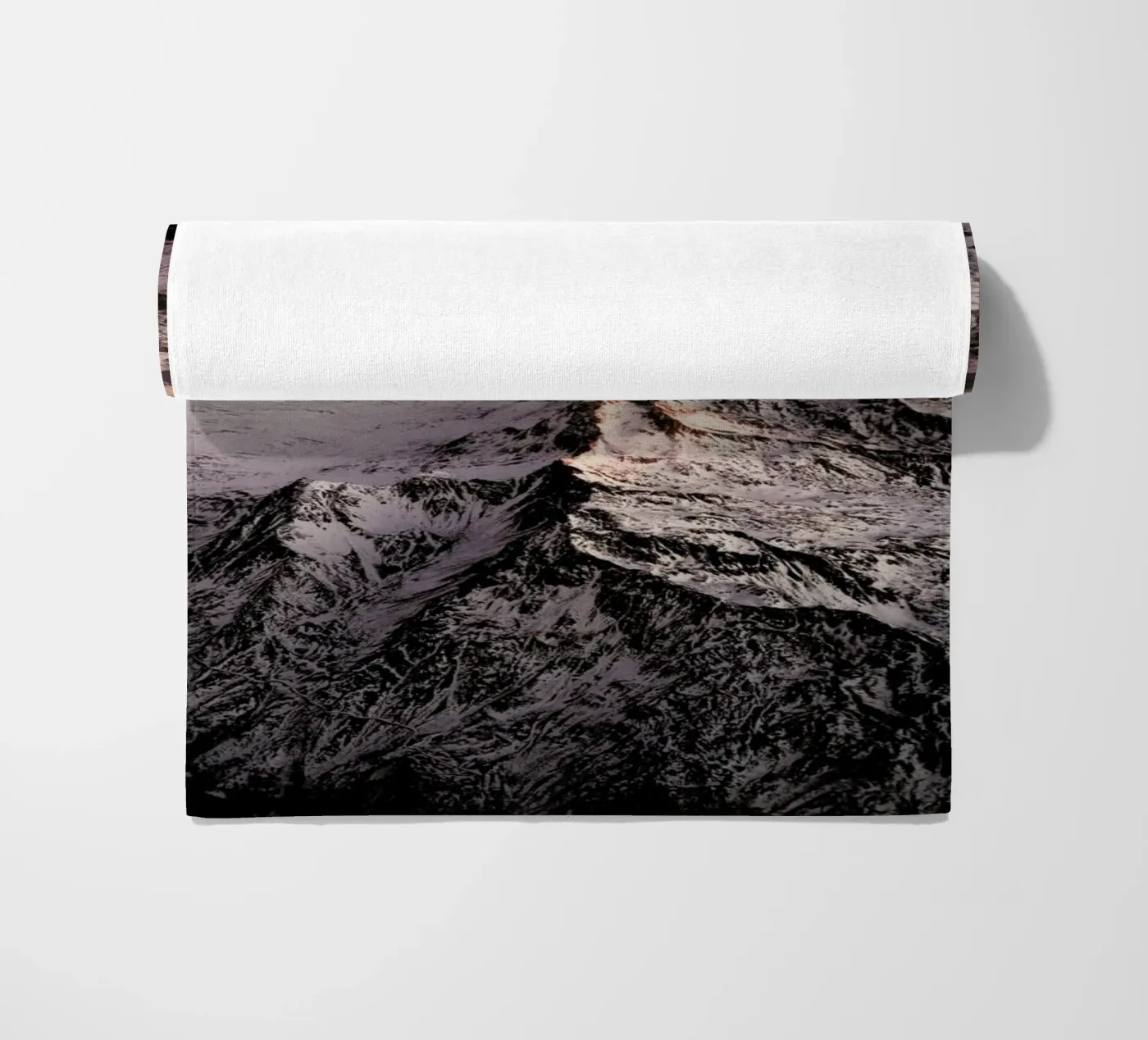 Pink Mountains telo mare da Laura Palm