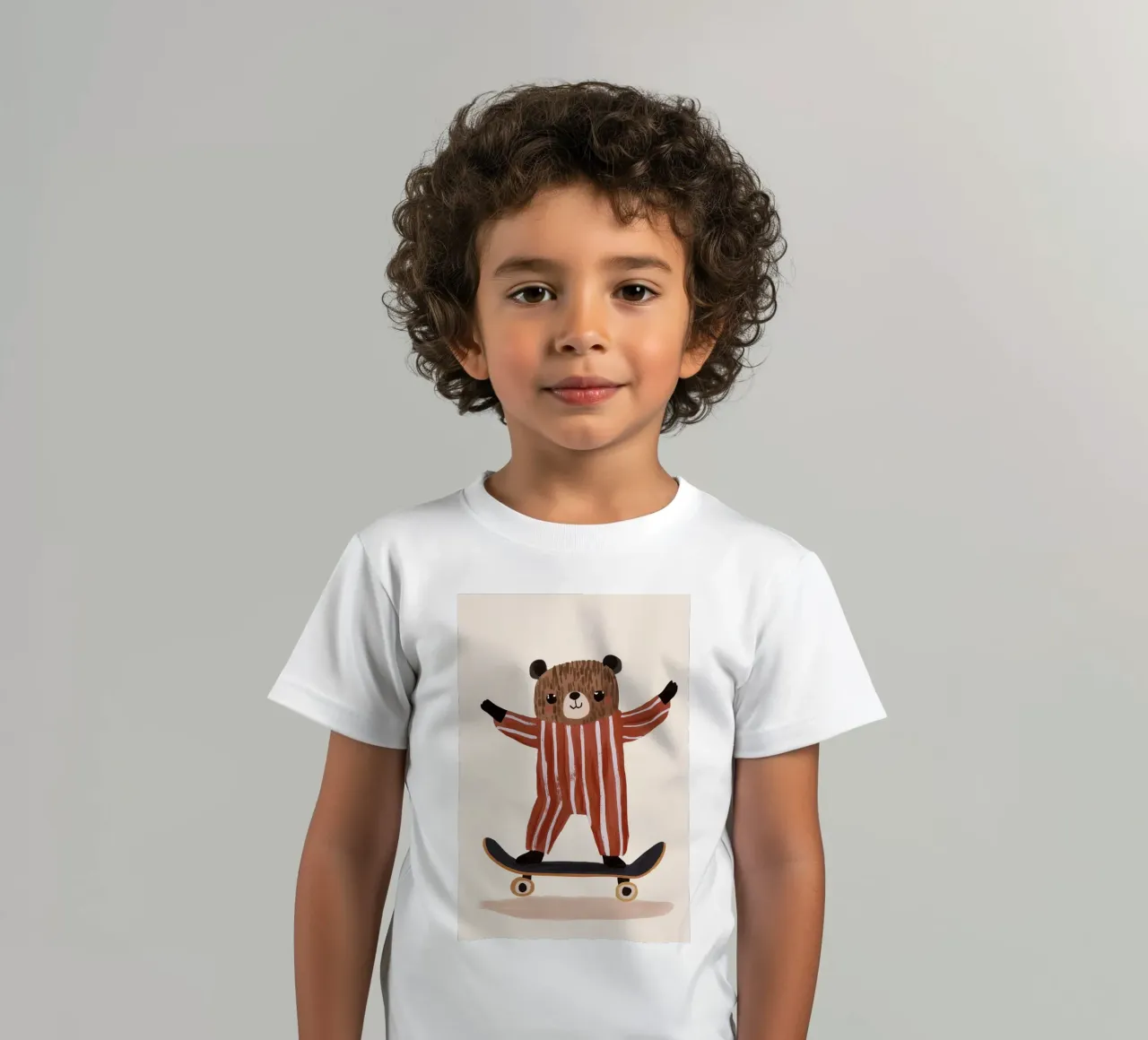 Bär Skateboarding Illustration, Kinderzimmer Design Kinder T-Shirt von Little Lola