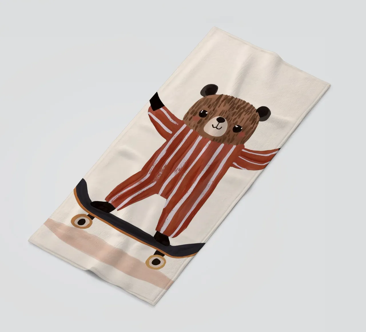 Illustrazione di un orso che fa skateboard, design di una cameretta per bambini telo mare da Little Lola