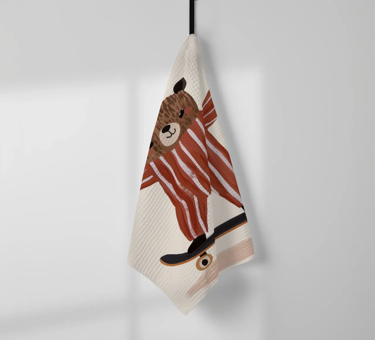 Illustrazione di un orso che fa skateboard, design di una cameretta per bambini canovaccio da cucina da Little Lola