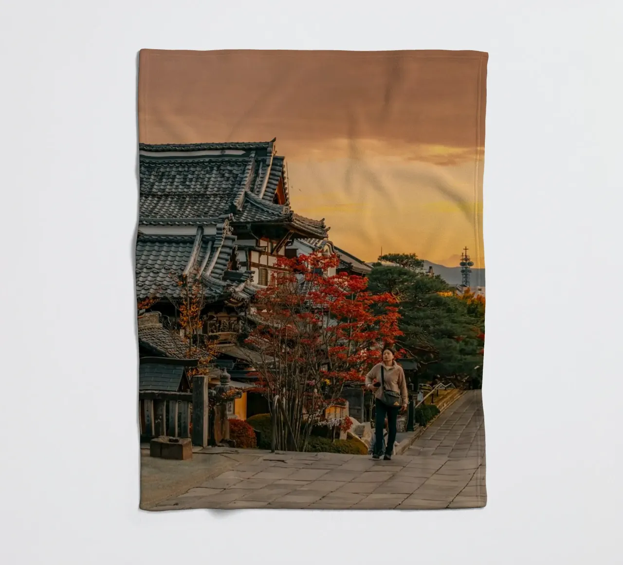 Tramonto d'autunno a Nagano, Giappone coperta in pile da Marcel Bisig