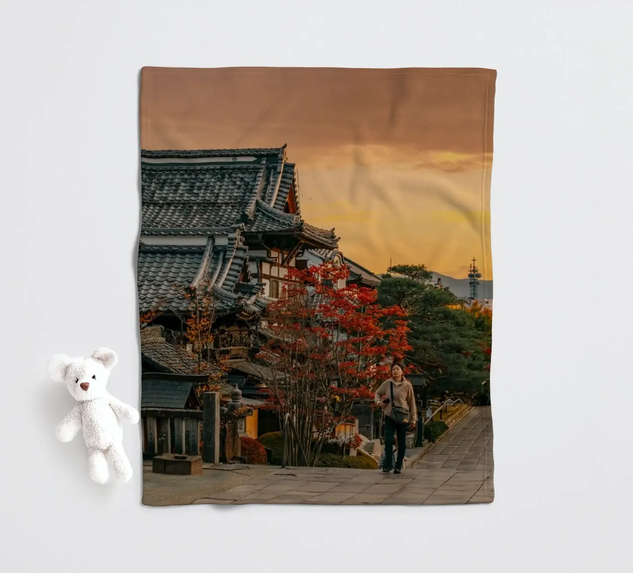 Tramonto d'autunno a Nagano, Giappone coperta in pile da Marcel Bisig