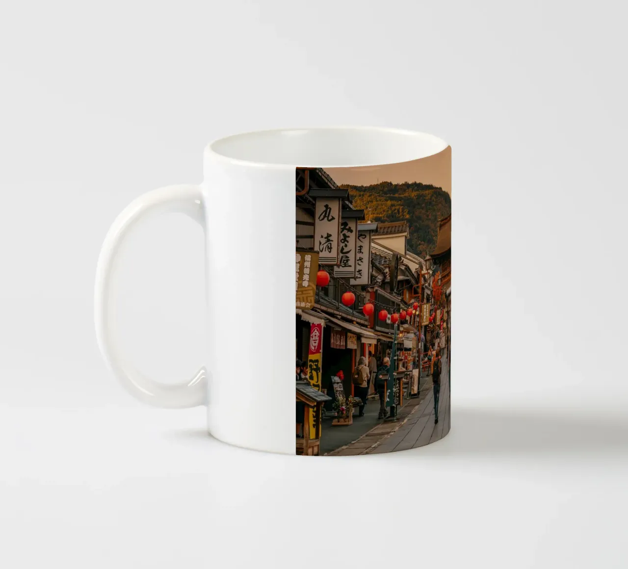 Tramonto del tempio Zenkoji a Nagano, Giappone tazza in ceramica da Marcel Bisig