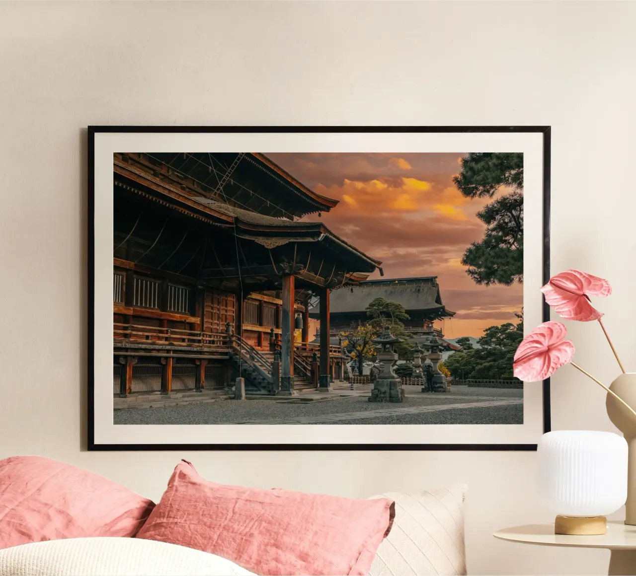 Tramonto del tempio Zenkoji a Nagano, Giappone poster con telaio in plastica da Marcel Bisig