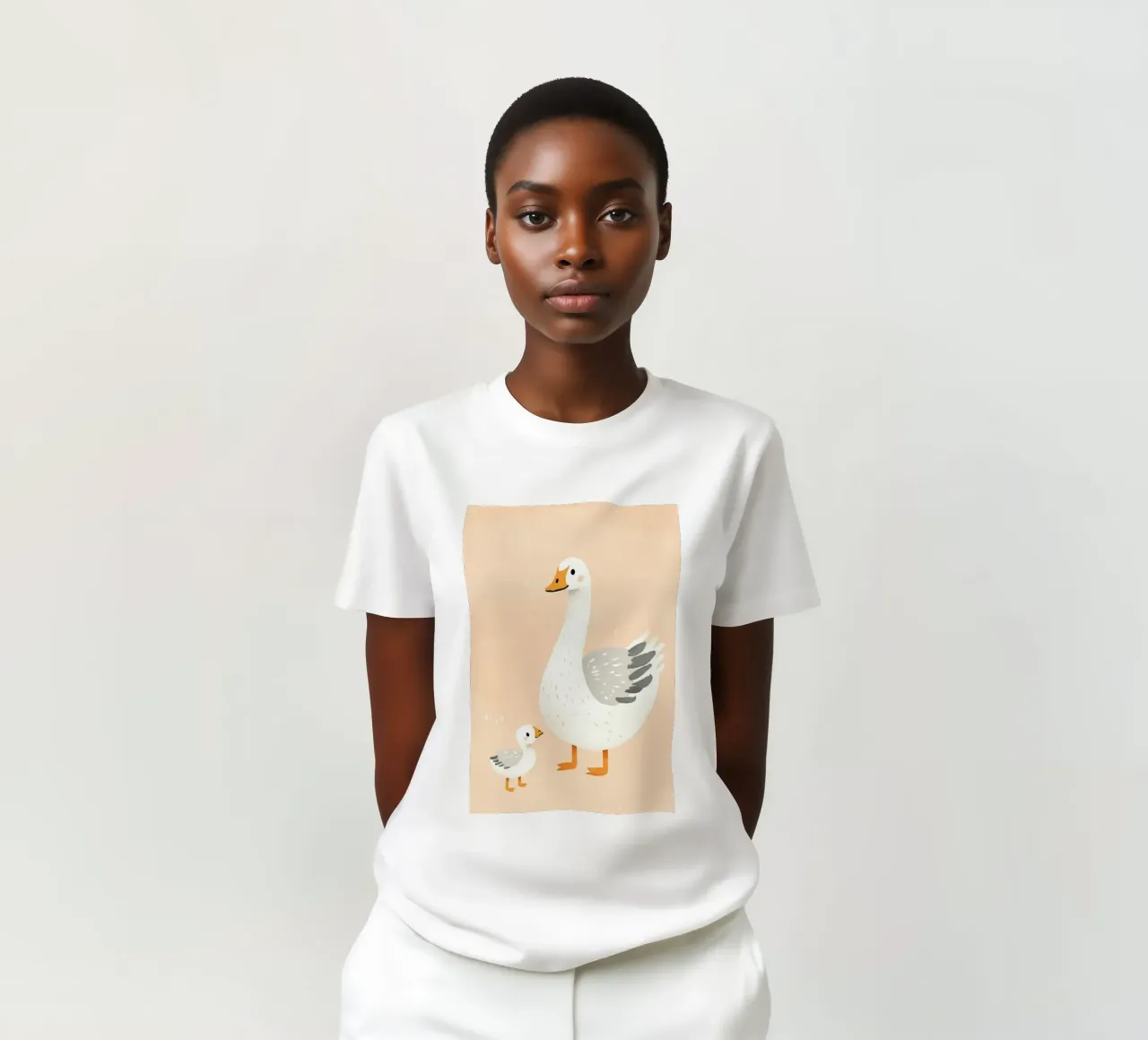 Illustrazione di un'oca e di un papero, illustrazione di un animale carino t-shirt da Little Lola