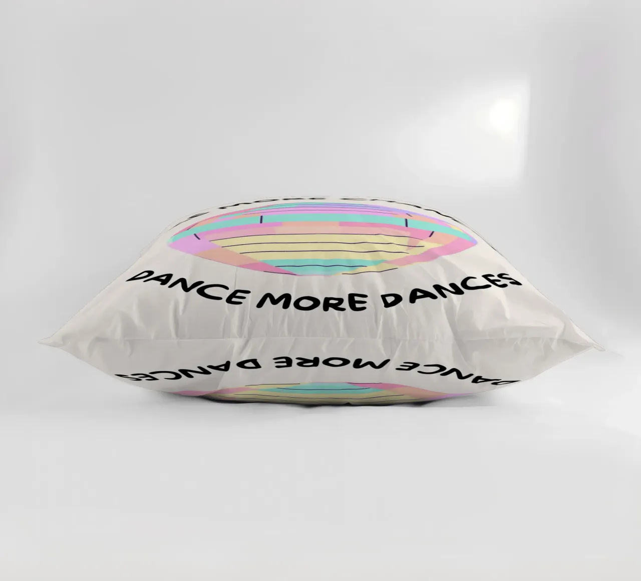 Diskokugel: Take more chances, make more dances. cuscino da designsbysophia
