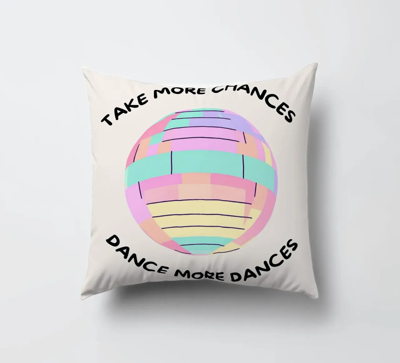Diskokugel: Take more chances, make more dances. cuscino da designsbysophia