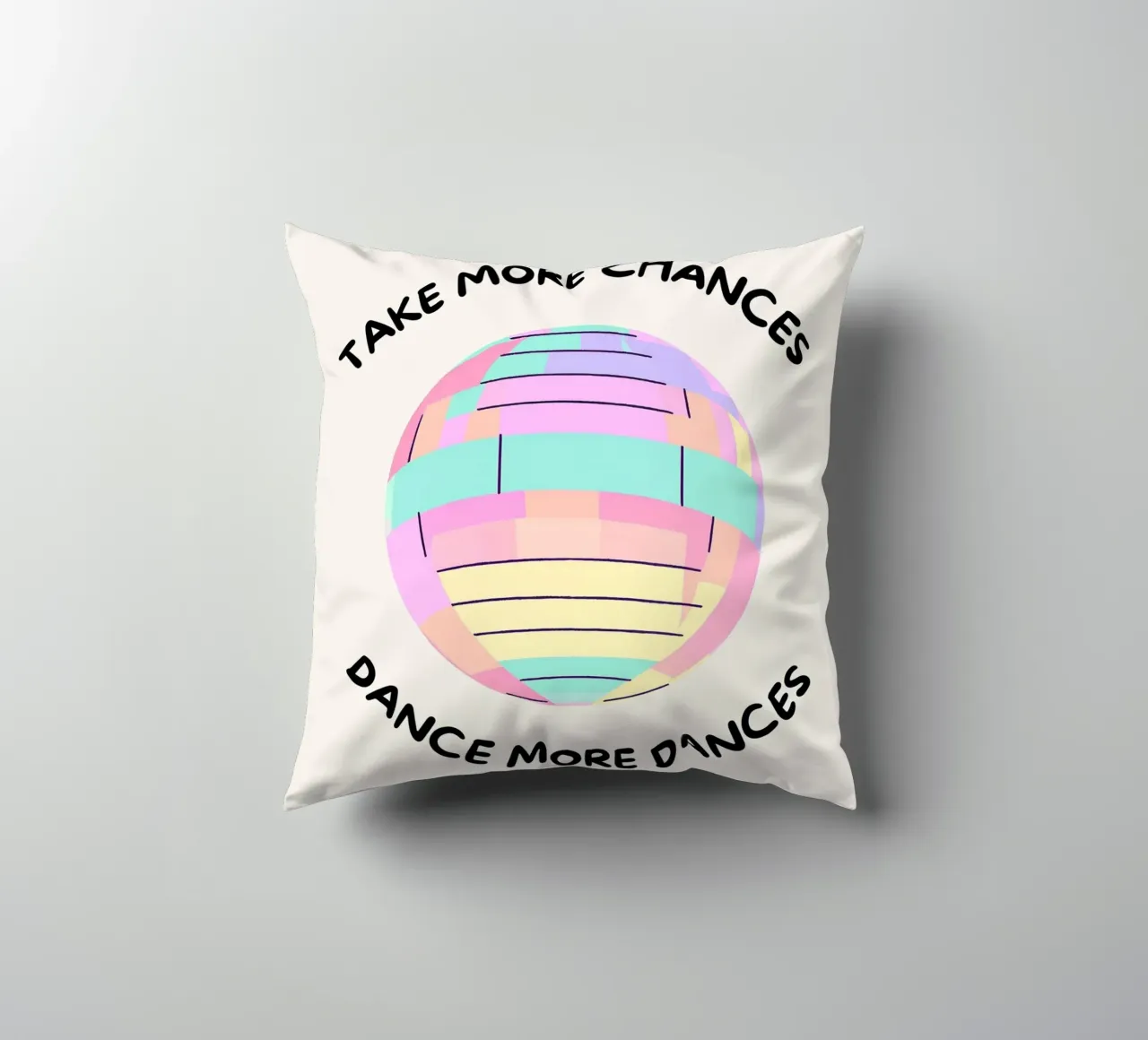 Diskokugel: Take more chances, make more dances. cuscino da designsbysophia