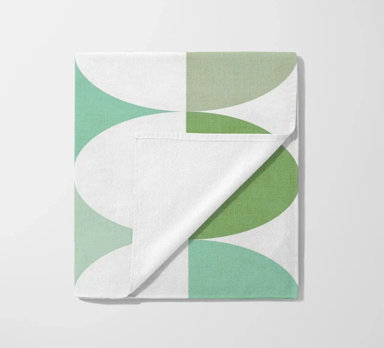Mid Mod Playful Geo Dots SUN & MOON - Verde pastello tonale telo mare da Dominique Vari Abstract