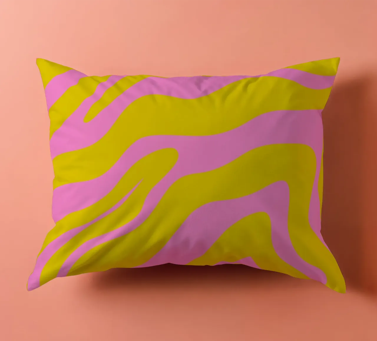 Linee astratte - rosa e giallo cuscino da Wackapacka