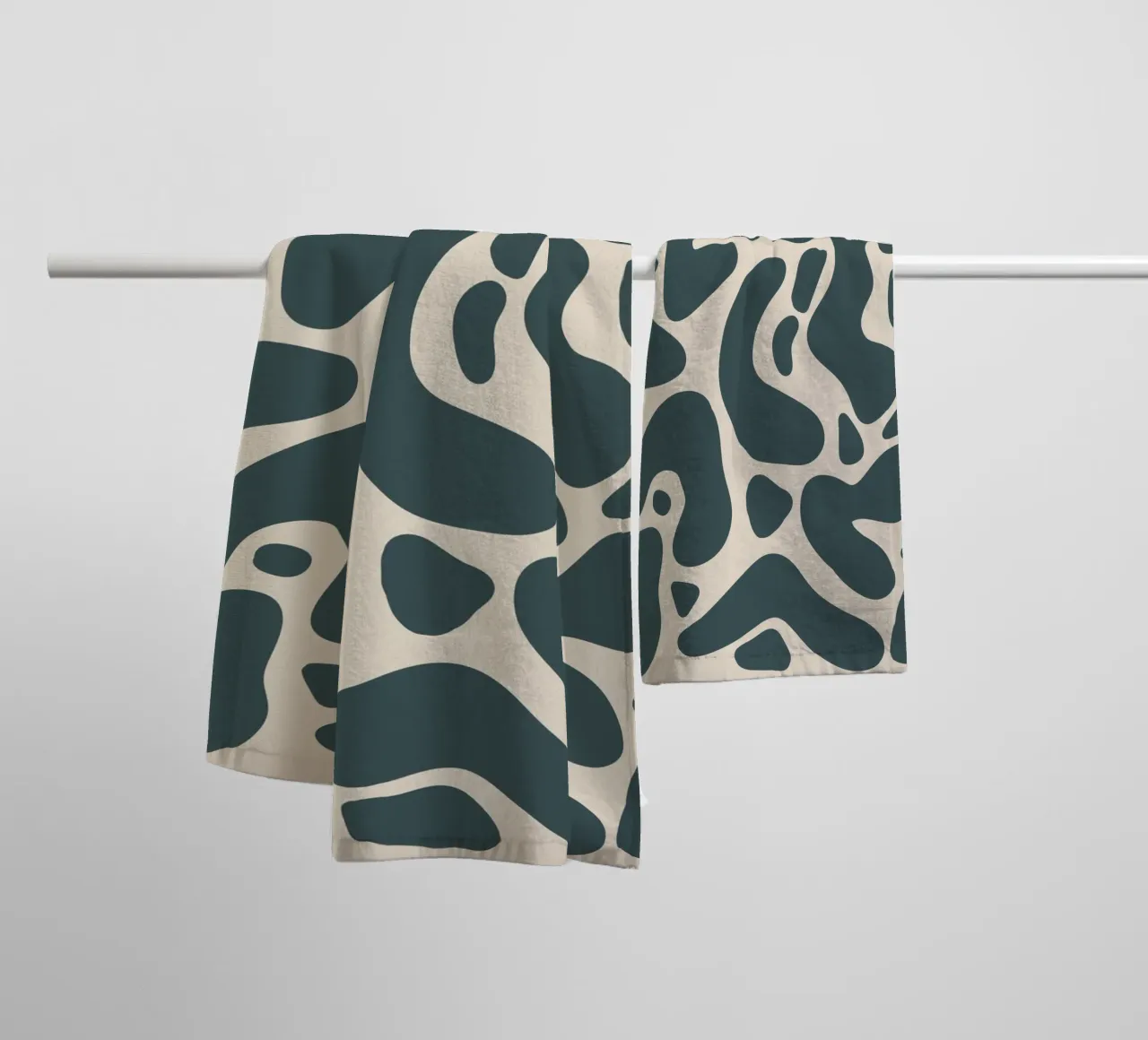 Forme astratte - grigio-verde asciugamano da bagno da Wackapacka