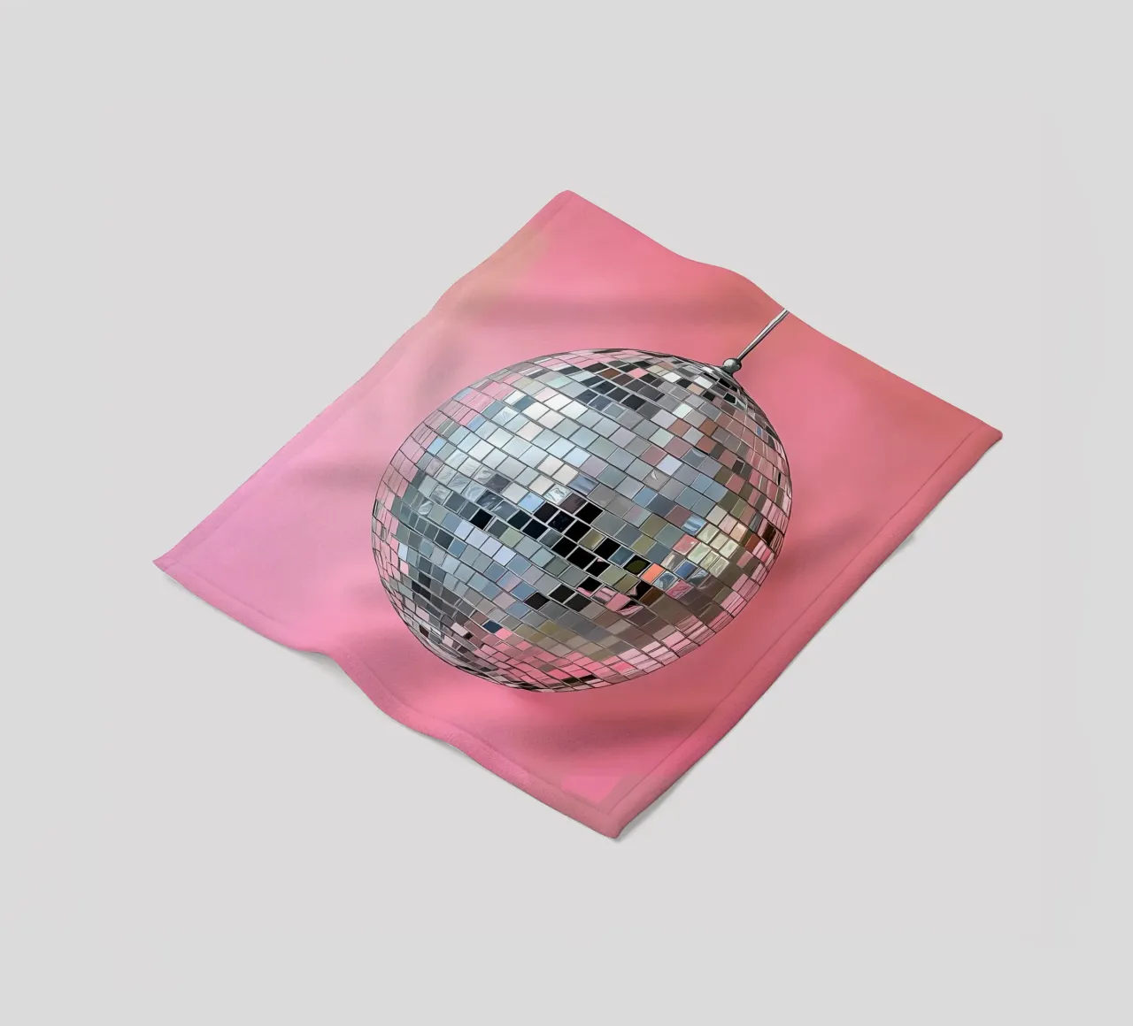 Disco Ball argento su rosa coperta in pile da IamHomeStudio