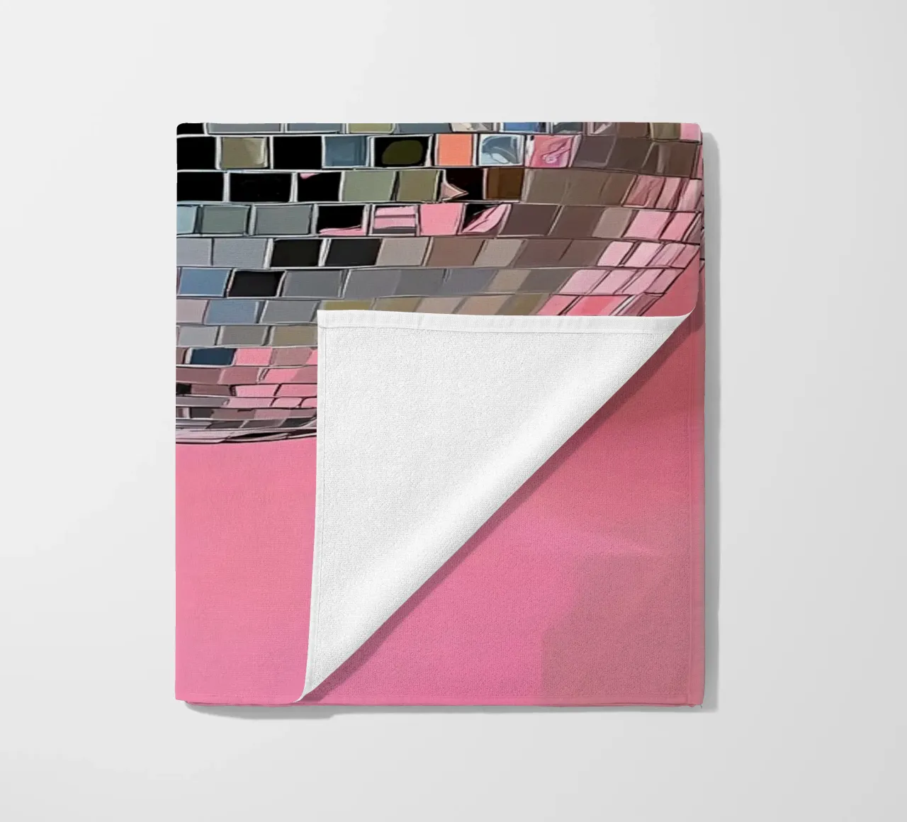 Disco Ball argento su rosa telo mare da IamHomeStudio