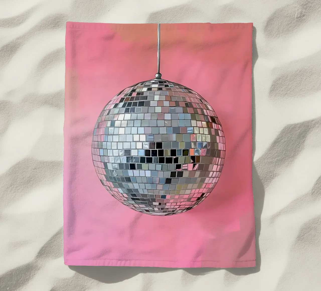 Disco Ball argento su rosa telo mare da IamHomeStudio