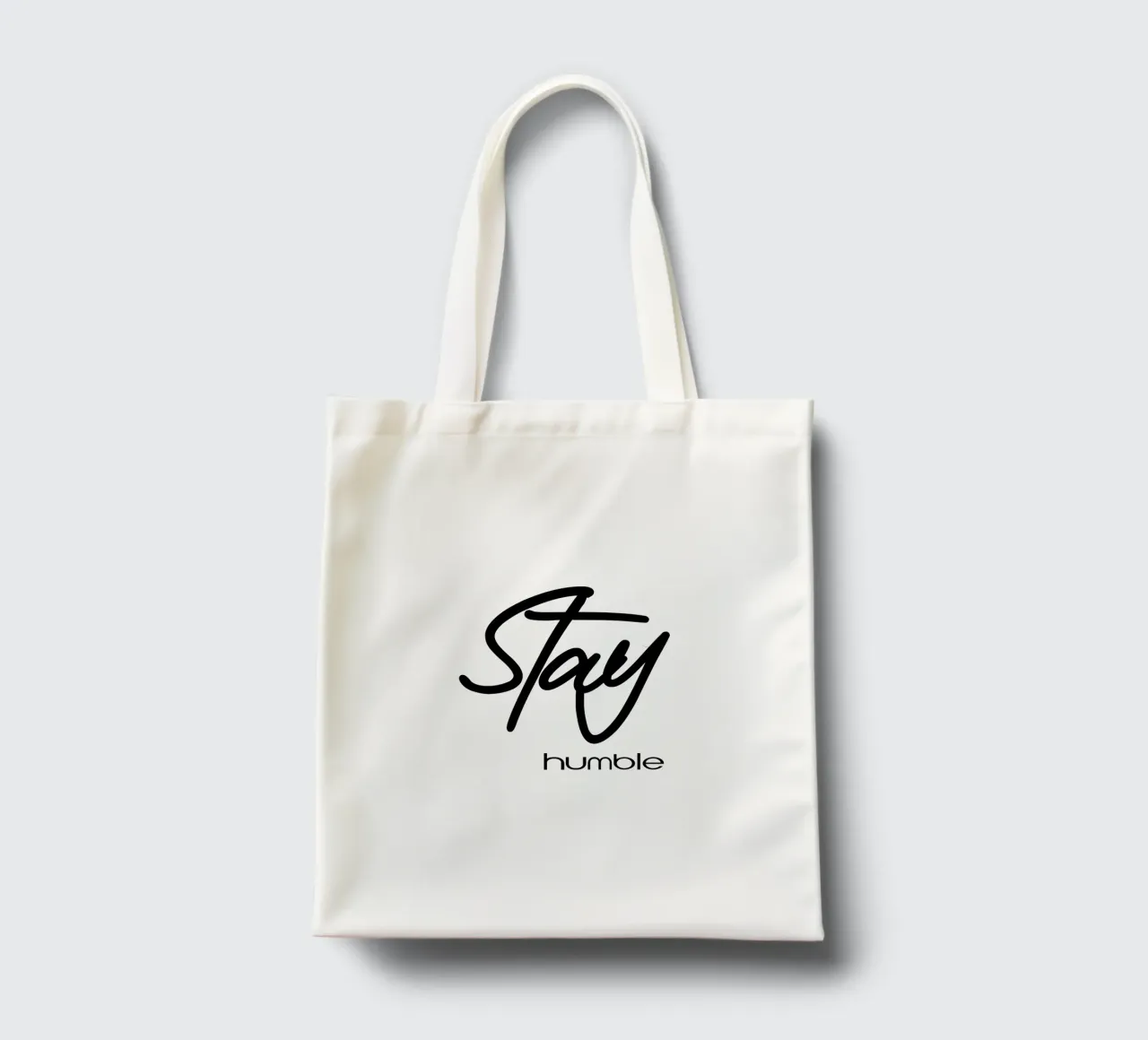 Sigue siendo humilde Tipografía sencilla tote bag de YV TYPOGRAPHY
