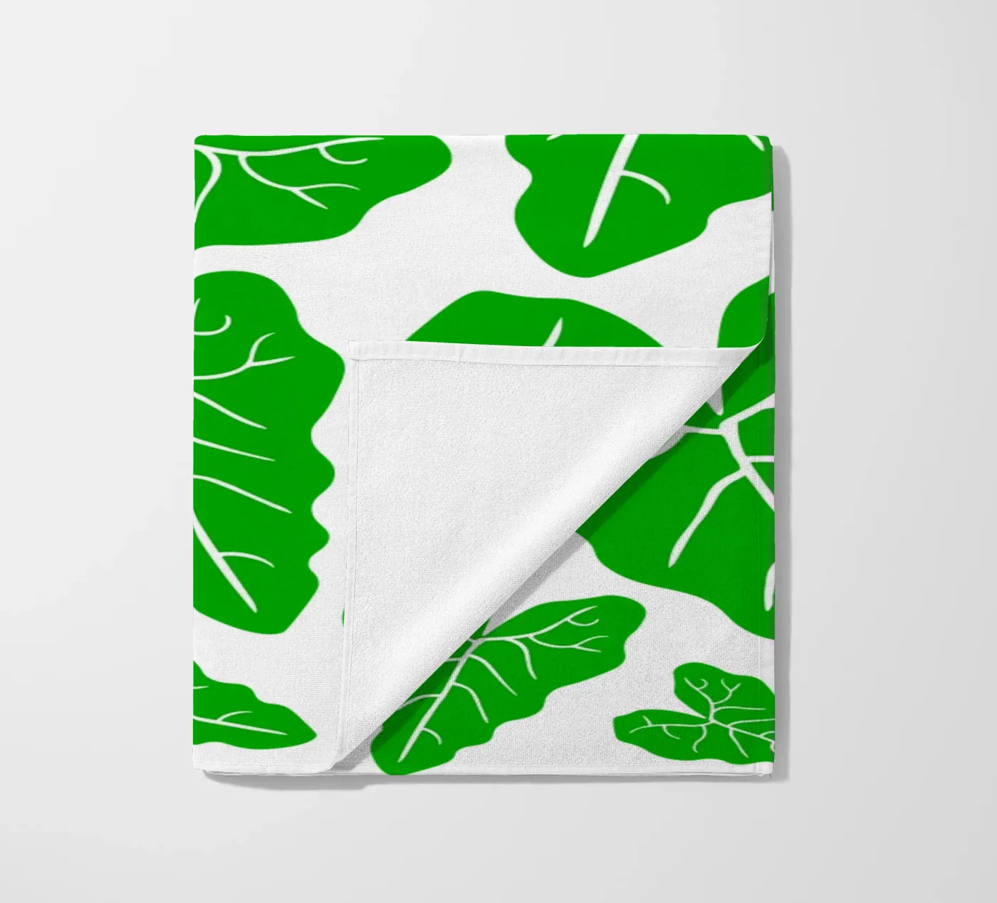 Green leaves pattern strandhanddoek van baobabprintstore