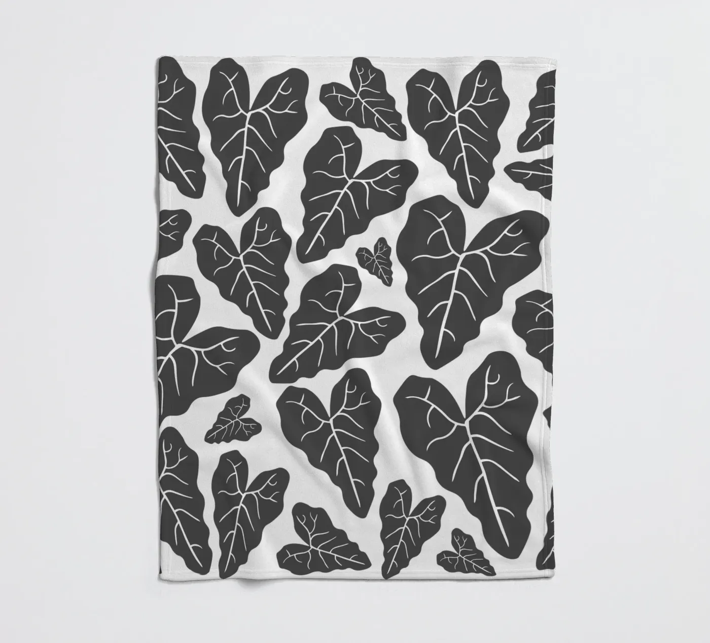 Grey leaves pattern Fleecedecke von baobabprintstore