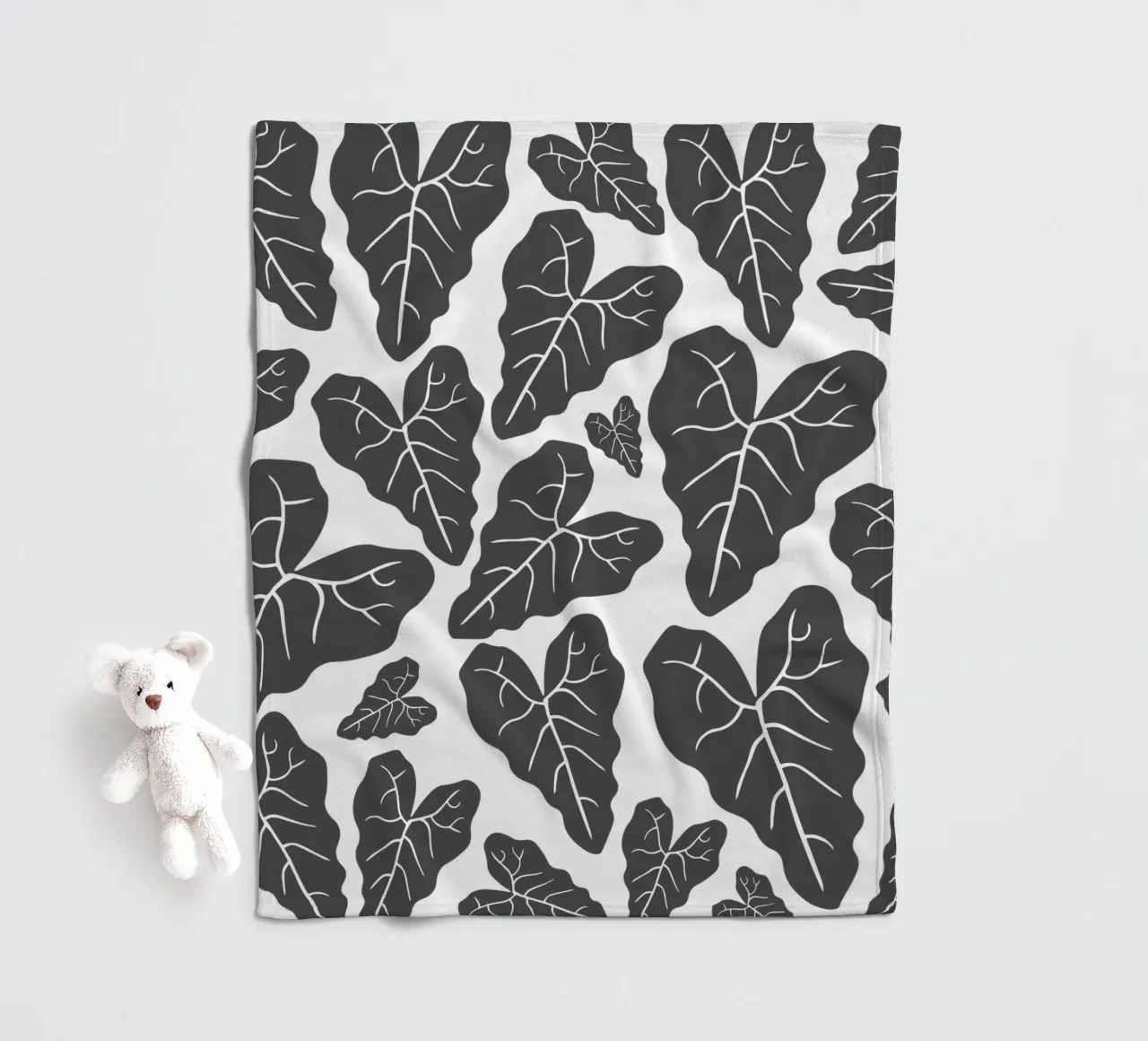 Grey leaves pattern Fleecedecke von baobabprintstore