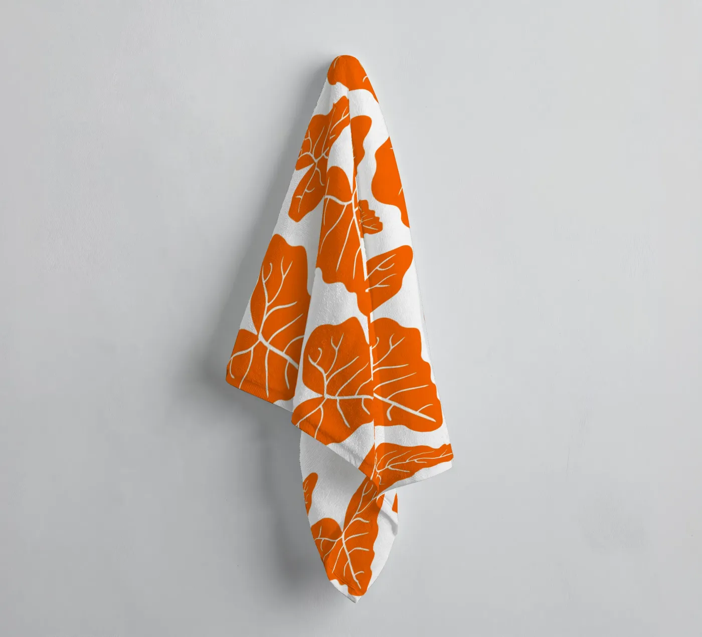 Orange leaves pattern badhanddoek van baobabprintstore