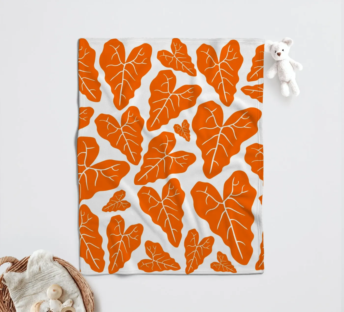 Orange leaves pattern Fleecedecke von baobabprintstore
