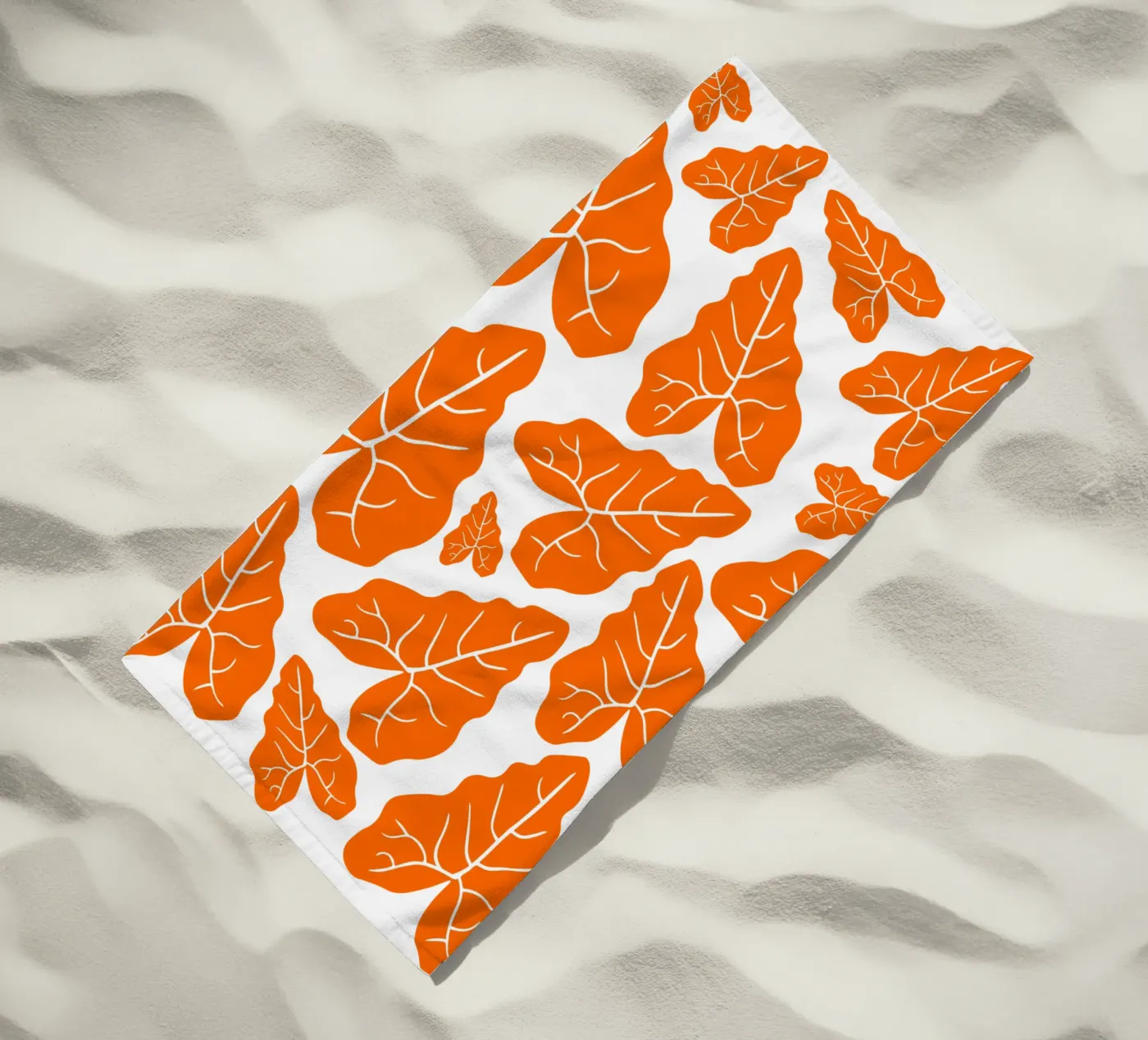 Orange leaves pattern strandhanddoek van baobabprintstore