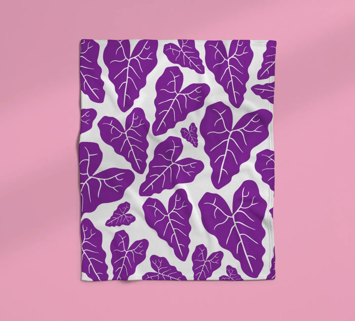 Purple leaves pattern Fleecedecke von baobabprintstore