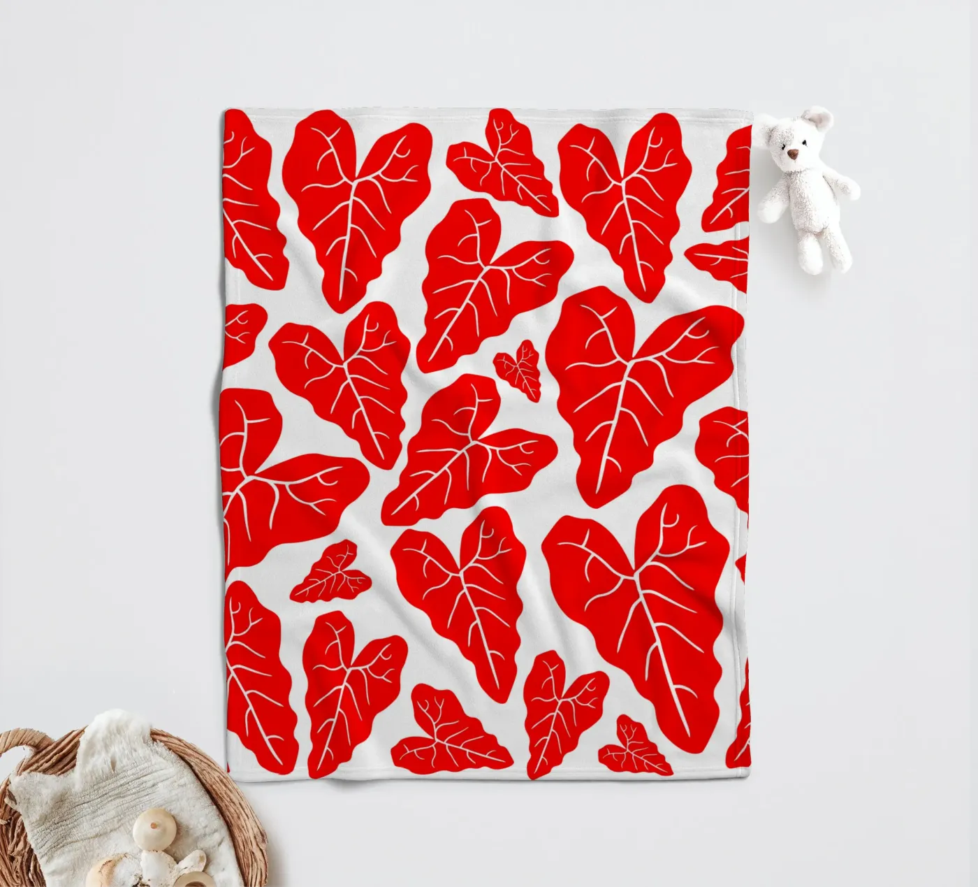 Red leaves pattern Fleecedecke von baobabprintstore