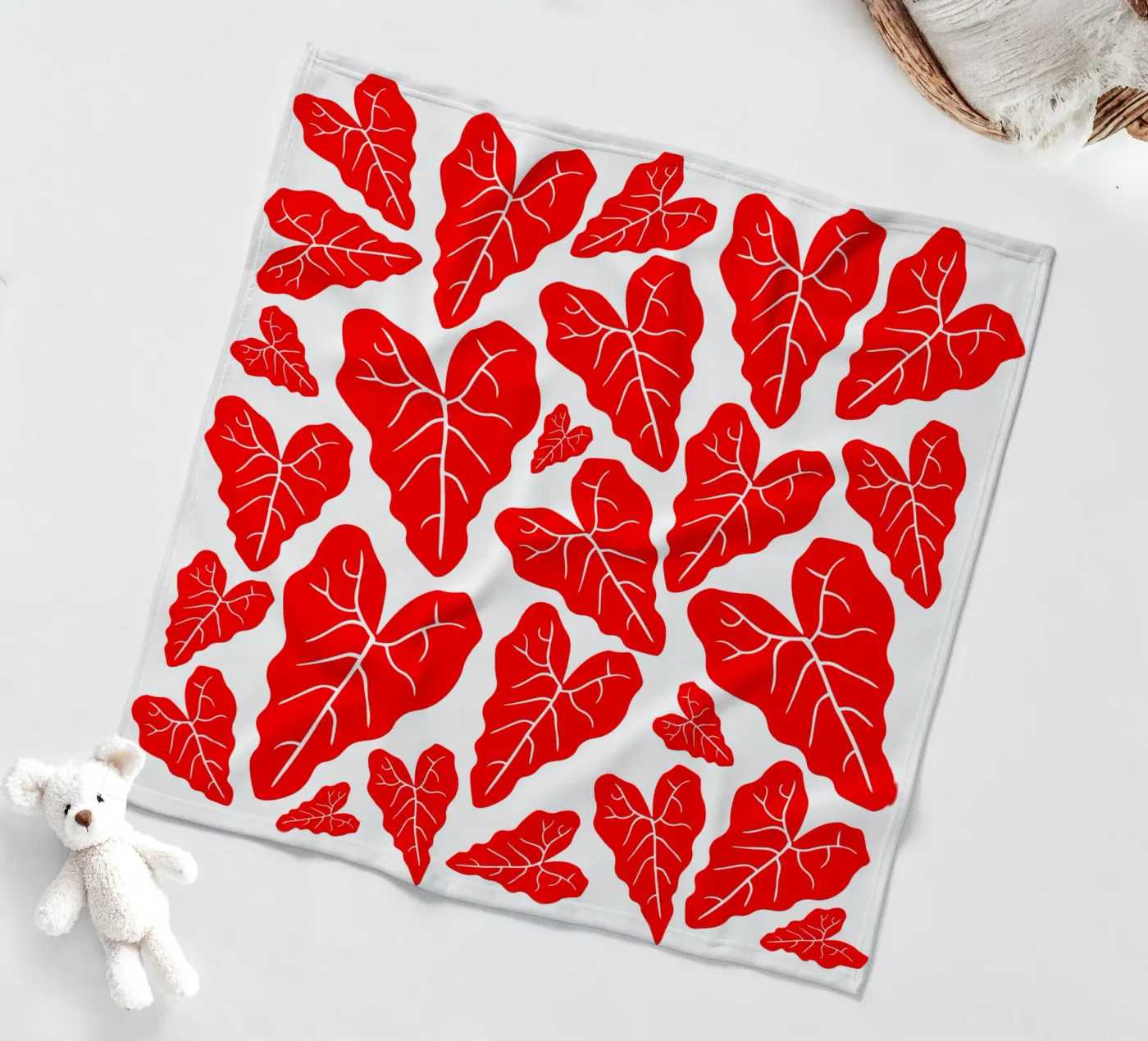 Red leaves pattern Fleecedecke von baobabprintstore