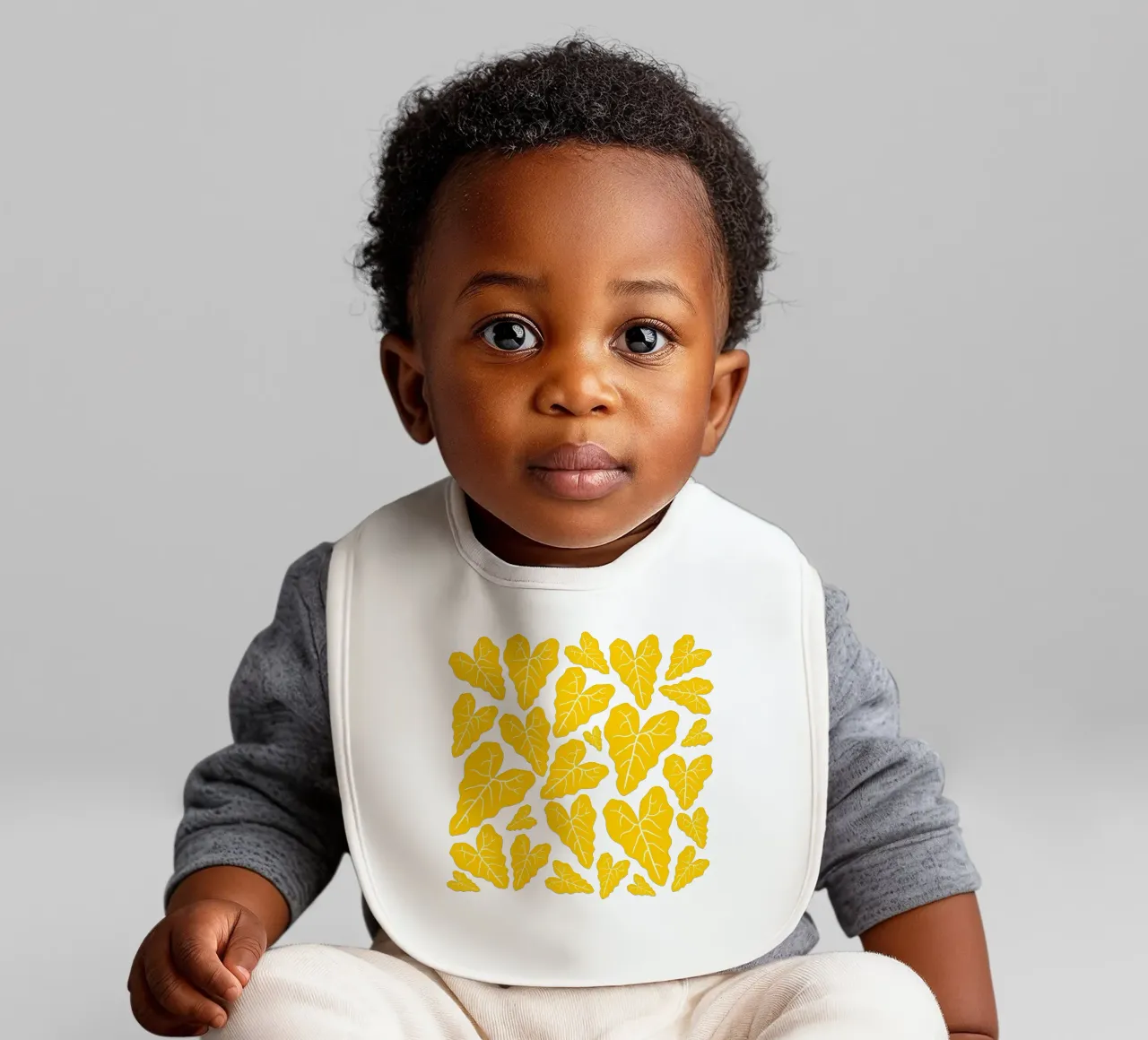 Yellow leaves pattern babero de baobabprintstore