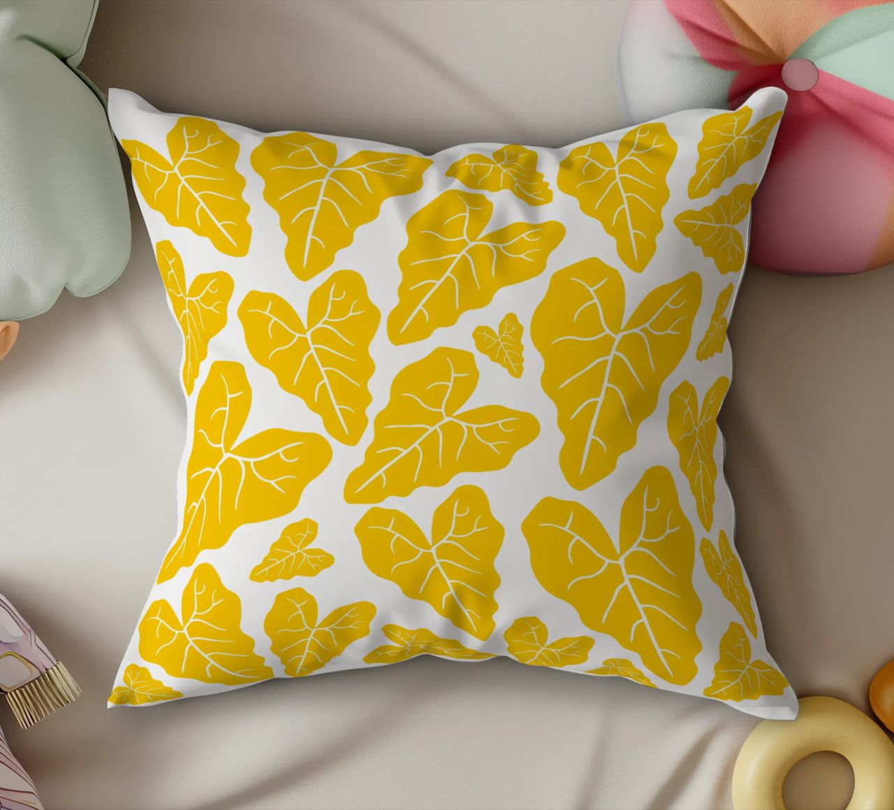 Yellow leaves pattern cuscino da baobabprintstore