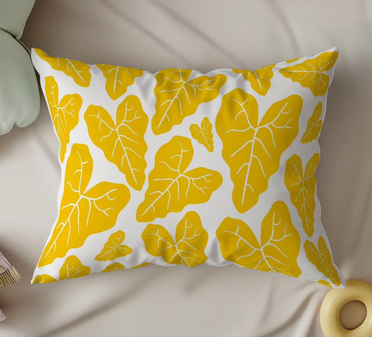 Yellow leaves pattern cuscino da baobabprintstore