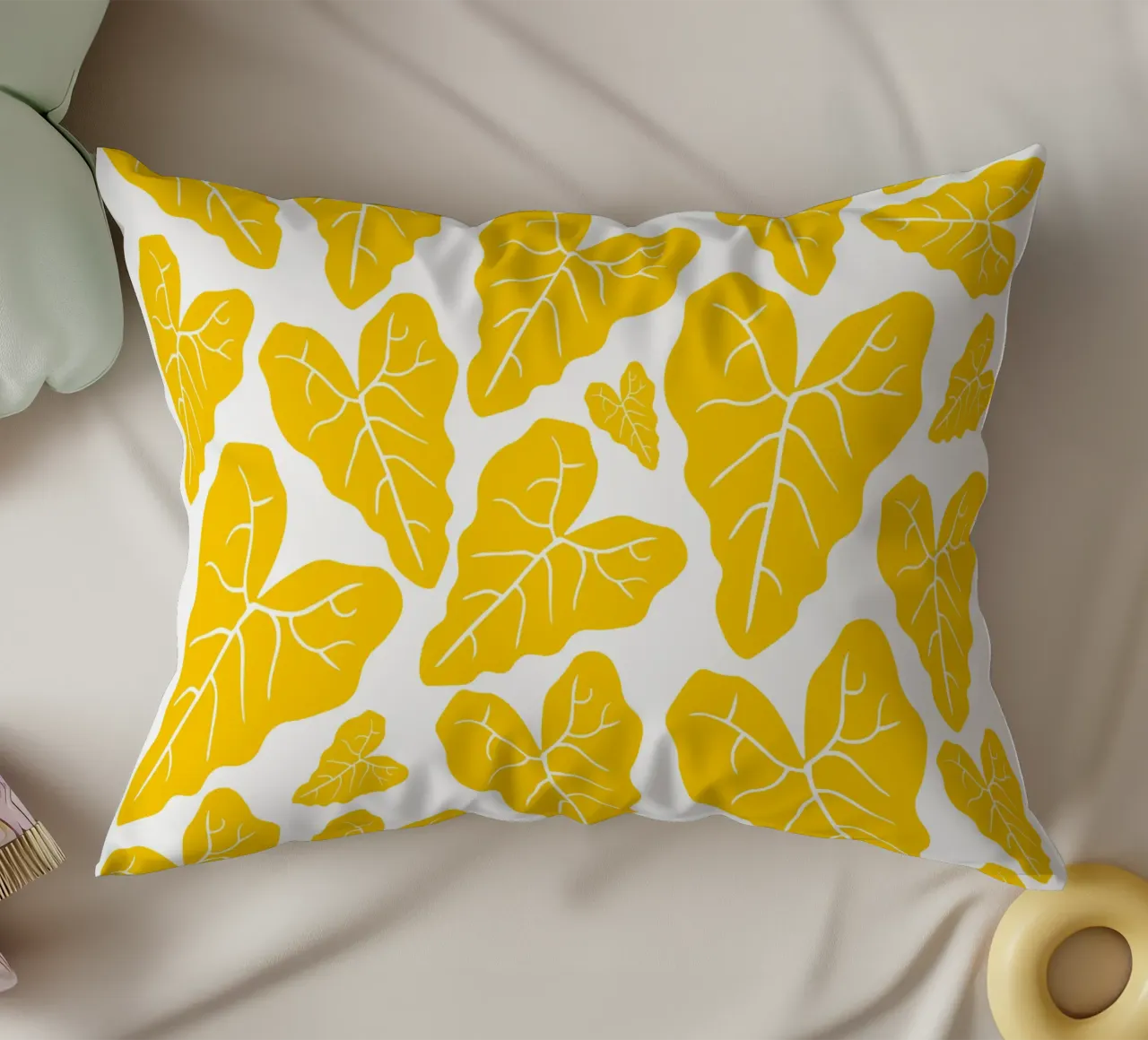 Yellow leaves pattern cuscino da baobabprintstore