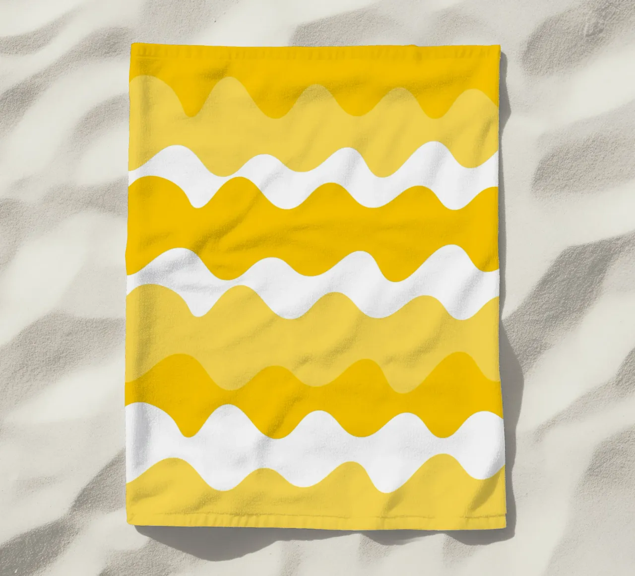 Yellow horizontal wavy gradient toalla de playa de baobabprintstore