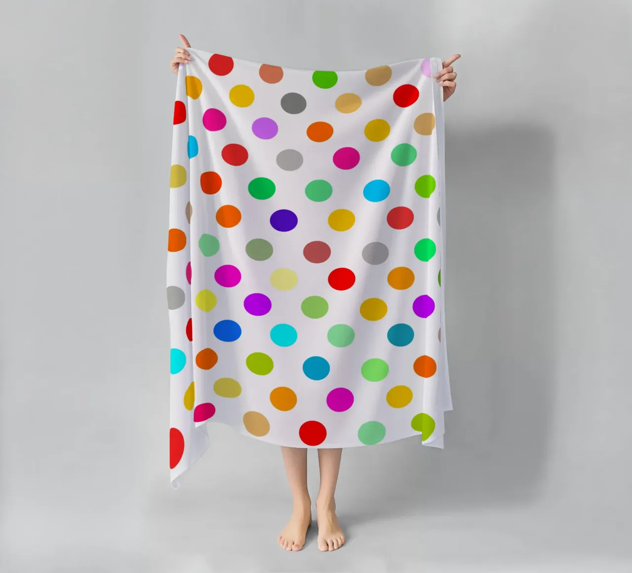 Bright polka dot pattern toalla de playa de baobabprintstore