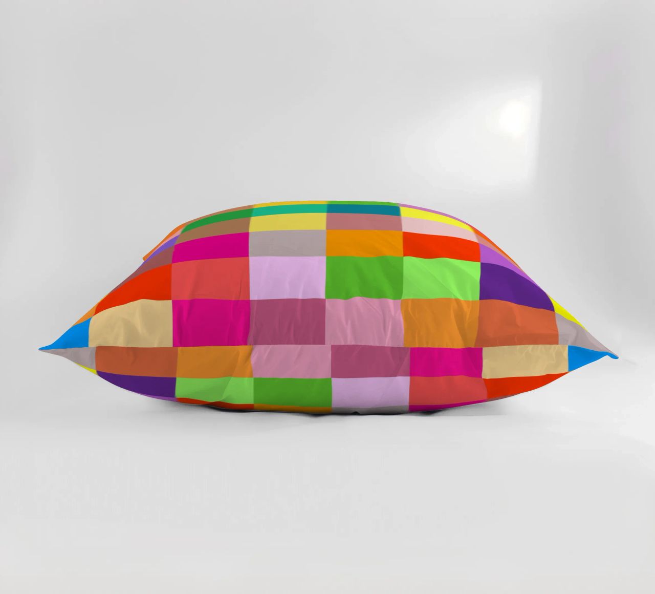 Colorful retro squares pattern cuscino da baobabprintstore