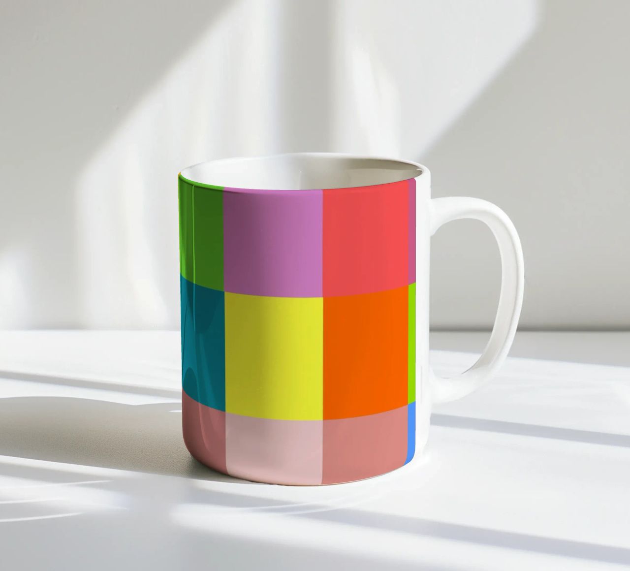 Colorful retro squares pattern tazza in ceramica da baobabprintstore
