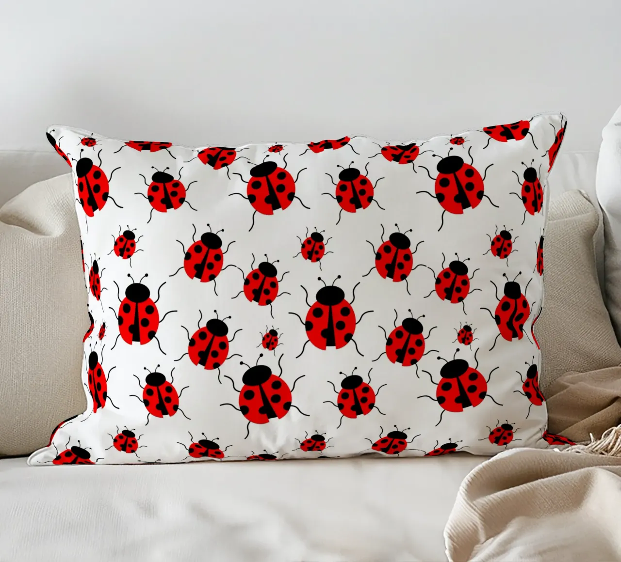 Ladybugs pattern cuscino da baobabprintstore