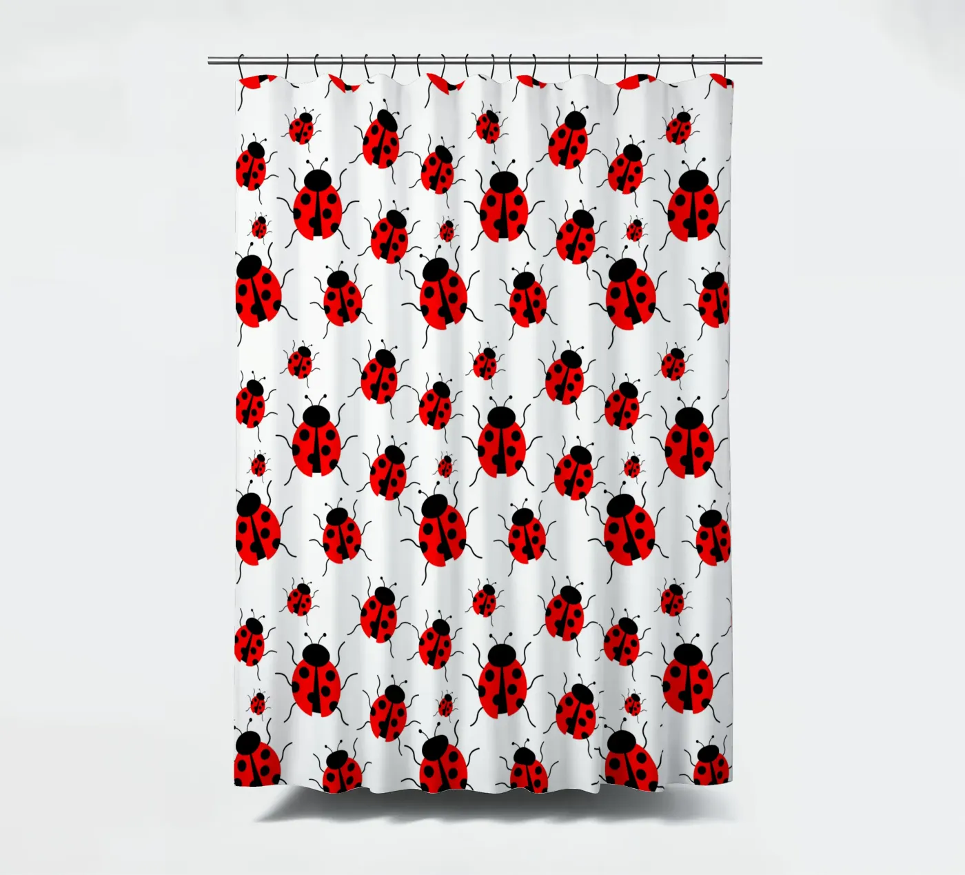 Ladybugs pattern Duschvorhang von baobabprintstore