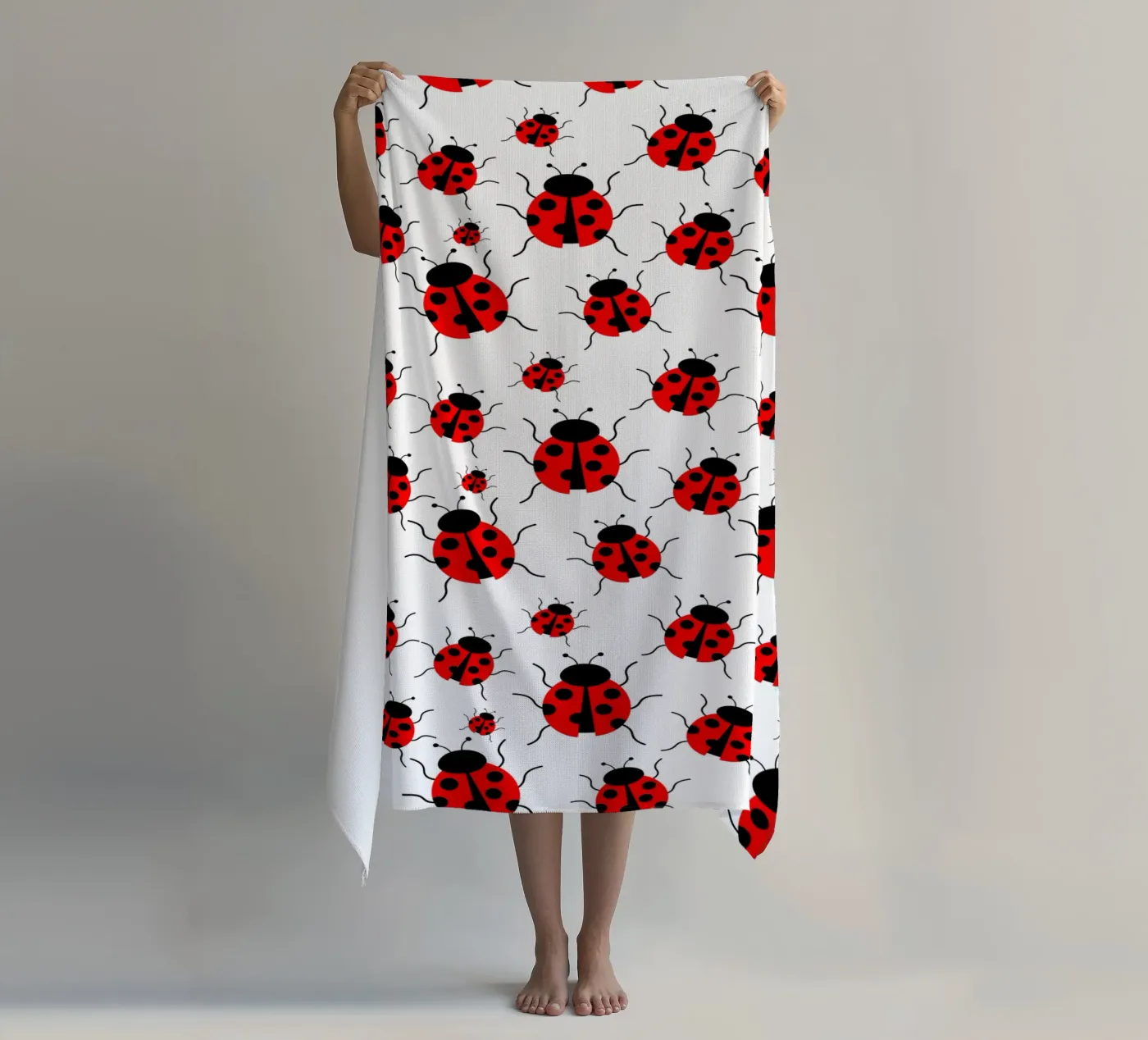Ladybugs pattern strandhanddoek van baobabprintstore