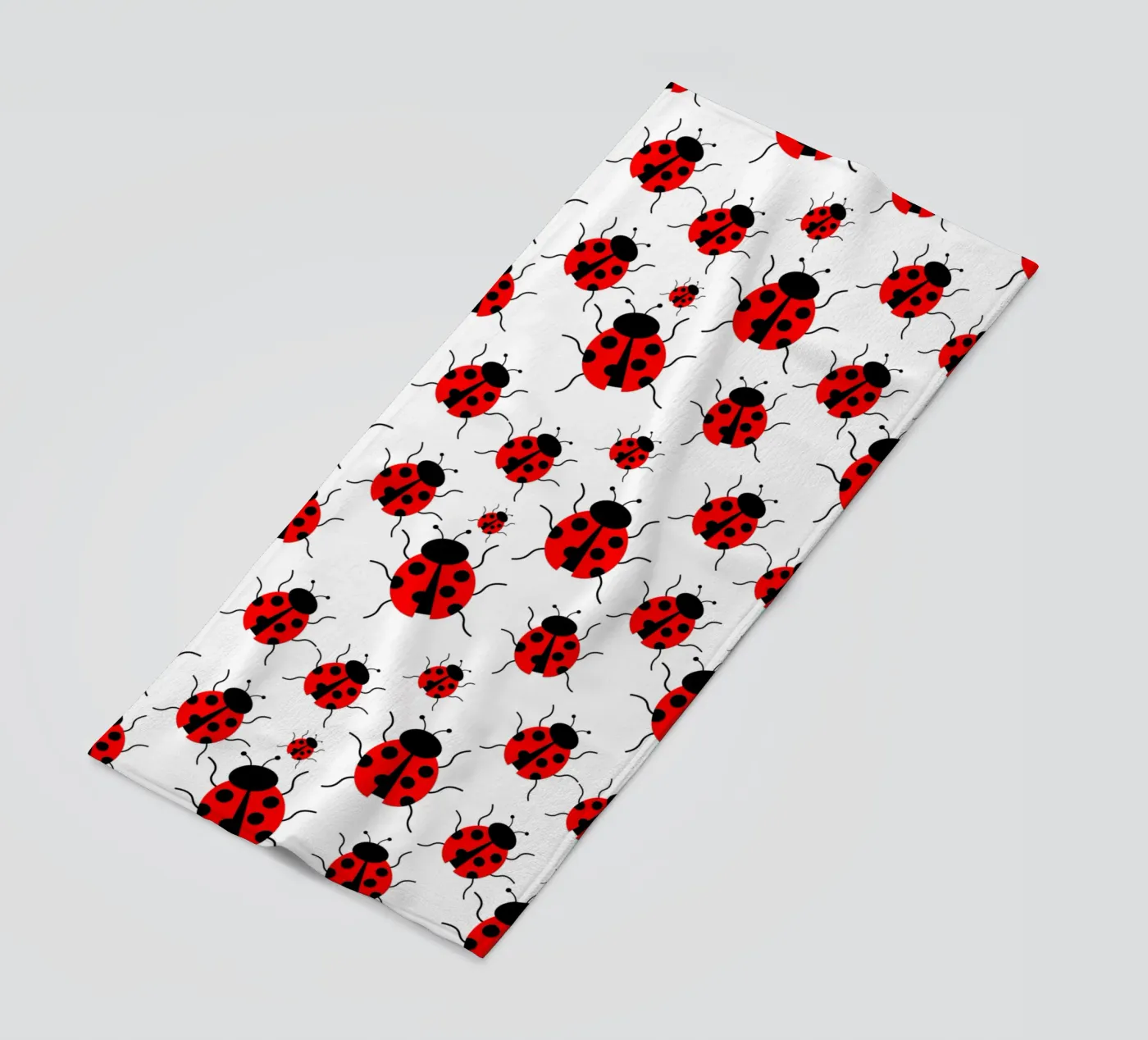 Ladybugs pattern strandhanddoek van baobabprintstore