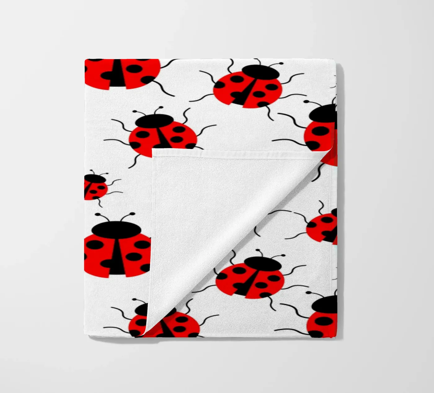 Ladybugs pattern strandhanddoek van baobabprintstore