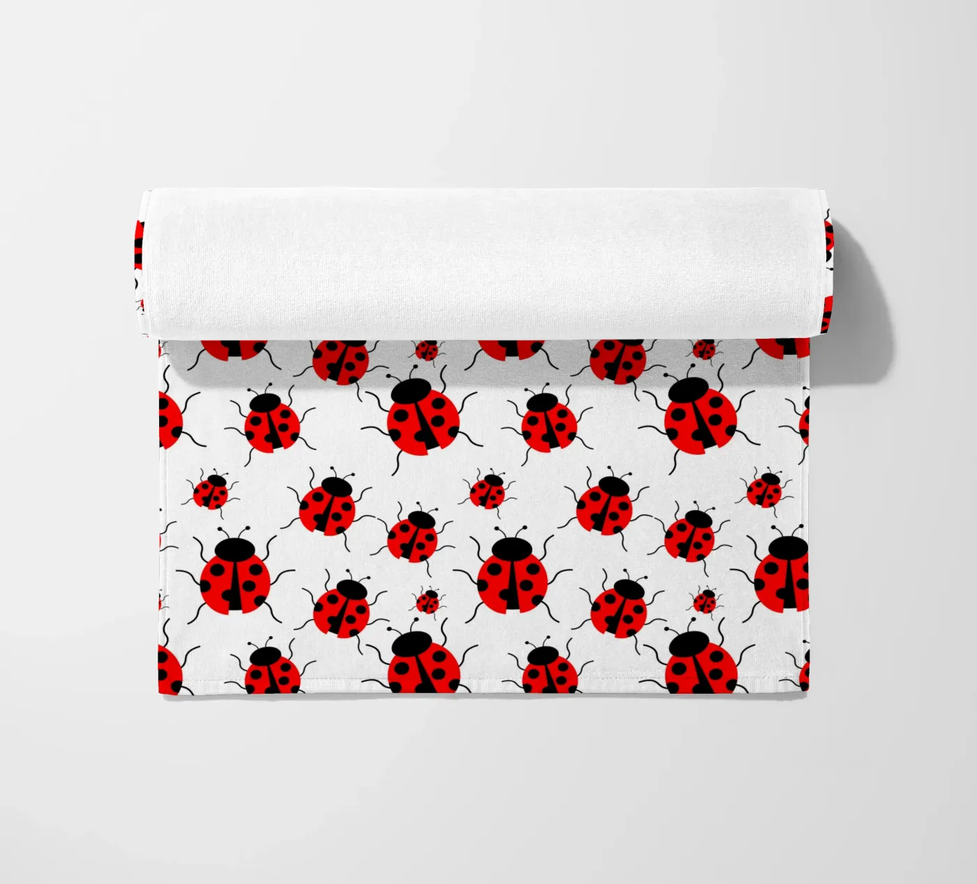 Ladybugs pattern strandhanddoek van baobabprintstore