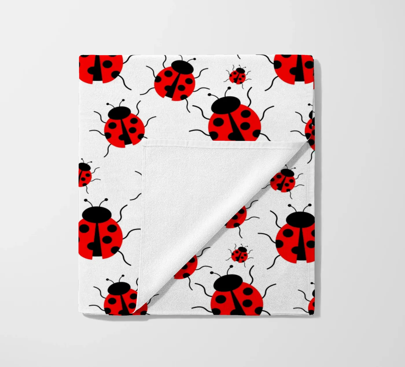 Ladybugs pattern strandhanddoek van baobabprintstore